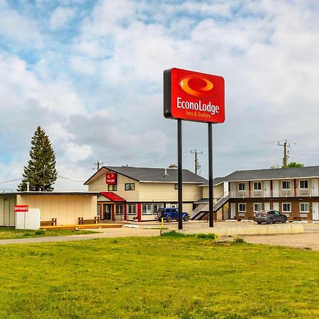 Econo Lodge Inn & Suites Pincher Creek Exterior photo